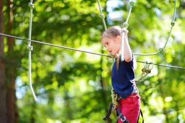  küçük kız tırmanma zevk 