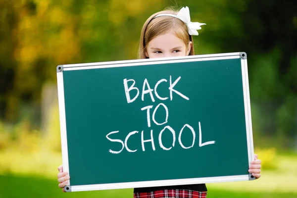 Girl is going back to school — Stock Photo, Image