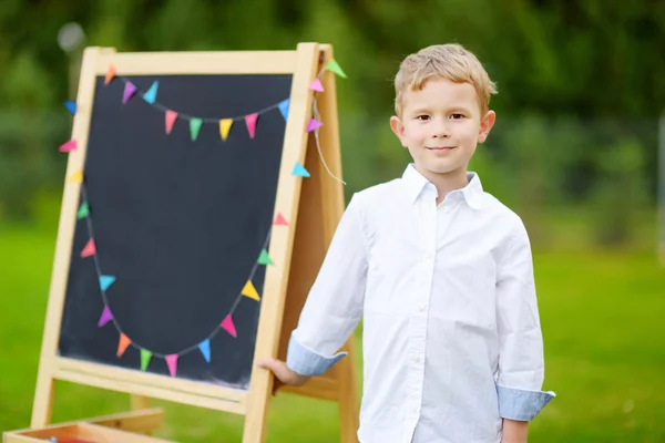 Little boy is going back to school — Stock Photo, Image