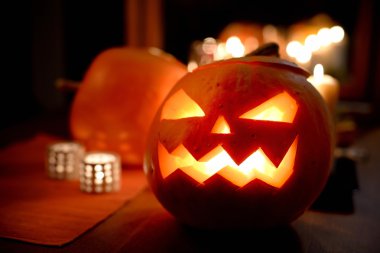 Spooky Halloween jack-o-fener