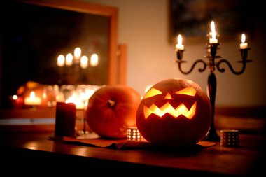 Spooky Halloween jack-o-fener