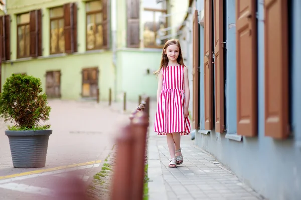 Menina na famosa rua Literatu — Fotografia de Stock