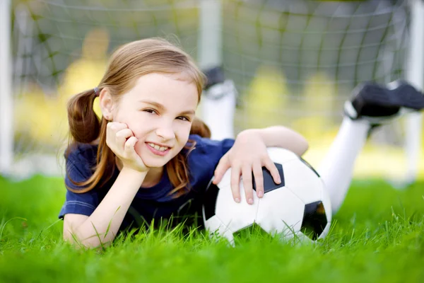 Pequeño jugador de fútbol divertirse —  Fotos de Stock