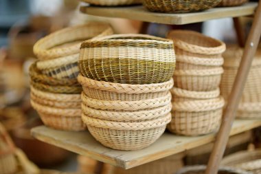 Vilnius 'taki Paskalya pazarında çeşitli sepetler ve dekorasyonlar satılıyor. Mart ayında Litvanya 'nın başkentinin sokaklarında yıllık bahar fuarı düzenlendi.