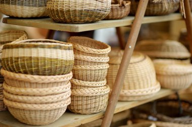 Vilnius 'taki Paskalya pazarında çeşitli sepetler ve dekorasyonlar satılıyor. Mart ayında Litvanya 'nın başkentinin sokaklarında yıllık bahar fuarı düzenlendi.