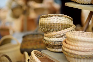 Vilnius 'taki Paskalya pazarında çeşitli sepetler ve dekorasyonlar satılıyor. Mart ayında Litvanya 'nın başkentinin sokaklarında yıllık bahar fuarı düzenlendi.