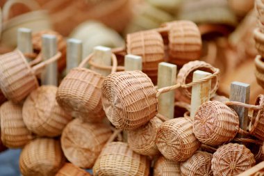 Vilnius 'taki Paskalya pazarında çeşitli sepetler ve dekorasyonlar satılıyor. Mart ayında Litvanya 'nın başkentinin sokaklarında yıllık bahar fuarı düzenlendi.