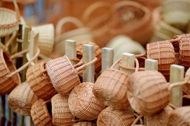 Vilnius 'taki Paskalya pazarında çeşitli sepetler ve dekorasyonlar satılıyor. Mart ayında Litvanya 'nın başkentinin sokaklarında yıllık bahar fuarı düzenlendi.