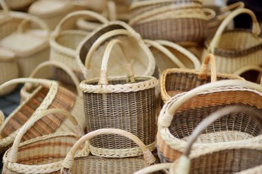 Vilnius 'taki Paskalya pazarında çeşitli sepetler ve dekorasyonlar satılıyor. Mart ayında Litvanya 'nın başkentinin sokaklarında yıllık bahar fuarı düzenlendi.