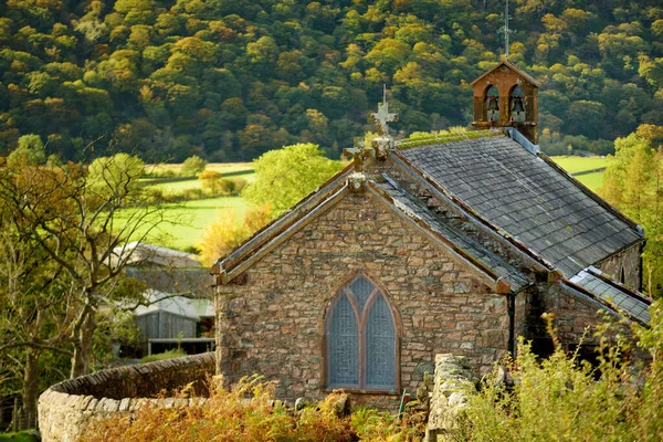 Die Kleine Malerische Kirche James Liegt Oberhalb Des Dorfes Buttermere — Stockfoto