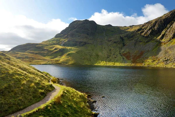 Heldere Wateren Van Stickle Tarn Meer Gelegen Het Lake District — Stockfoto