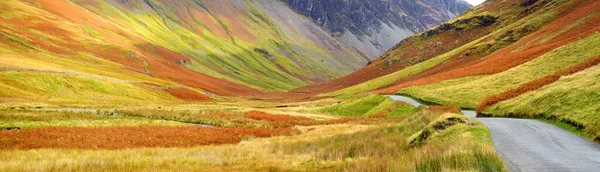 Honister Pass Col Montagne Avec Une Route Étroite Serpentant Long — Photo