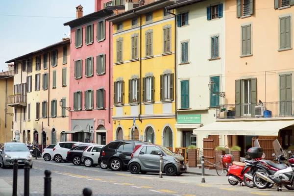 Bergamo Italia Aprile 2019 Vita Quotidiana Turisti Cittadini Sulle Splendide — Foto Stock