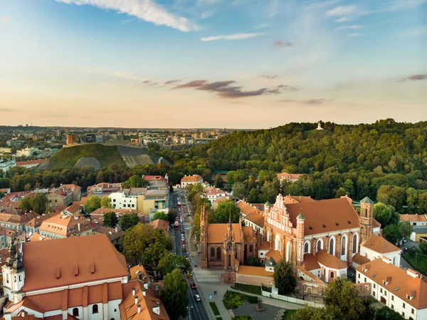 Turuncu Sarı Yaprakları Ile Sonbaharda Güzel Vilnius Şehir Panoraması Havadan — Stok fotoğraf