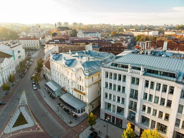 Turuncu Sarı Yaprakları Ile Sonbaharda Güzel Vilnius Şehir Panoraması Havadan — Stok fotoğraf