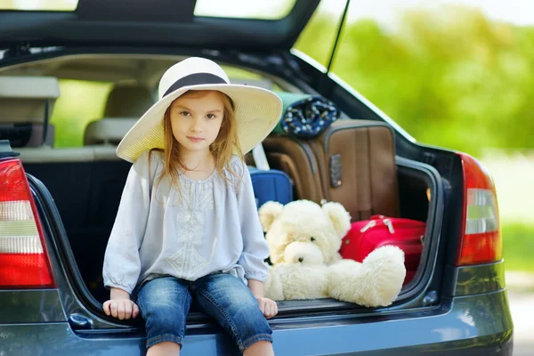 Menina vai de férias — Fotografia de Stock