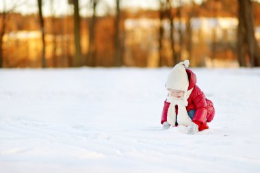 kız kış gününde