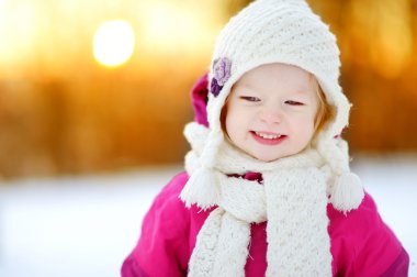 kız kış gününde