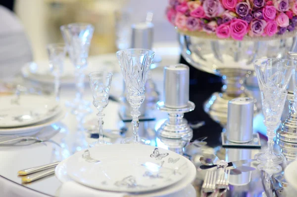 Hochzeitsfeier Tisch gedeckt — Stockfoto