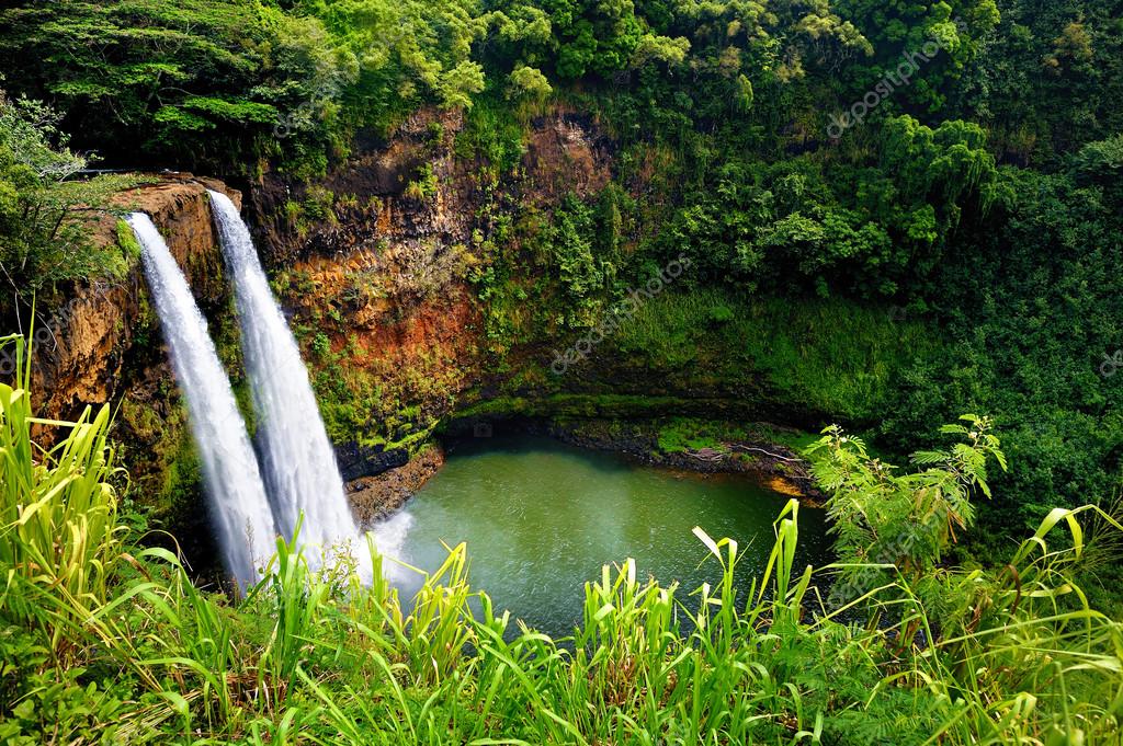 Twin Wailua waterfalls on Kauai — Stock Photo © MNStudio 60259175