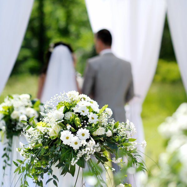 White flowers wedding decorations