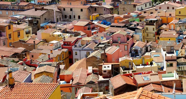Casas coloridas da cidade de Bosa — Fotografia de Stock