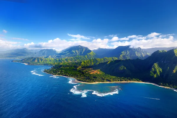 Vue aérienne de la spectaculaire côte de Na Pali — Photo