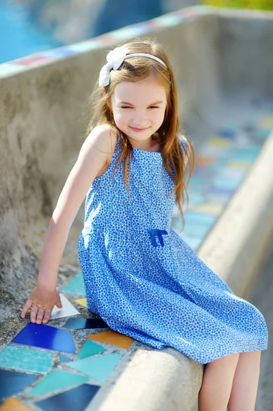 Little girl on summer day — Stock Photo, Image