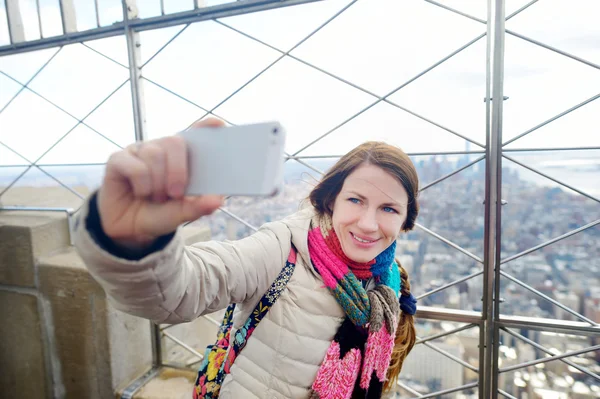 Tourist taking  selfie in New York — Stock Photo, Image