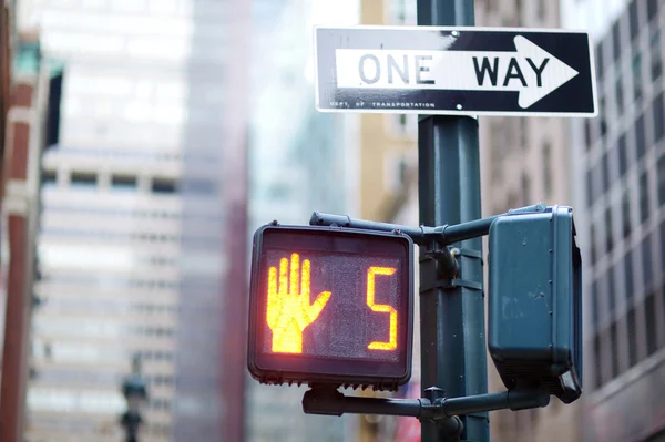 No camines la señal de tráfico de Nueva York — Foto de Stock