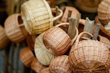 Vilnius 'taki Paskalya pazarında çeşitli boyutlarda sepetler satılıyor. Mart ayında Litvanya 'nın başkentinin sokaklarında yıllık bahar festivali düzenleniyor..