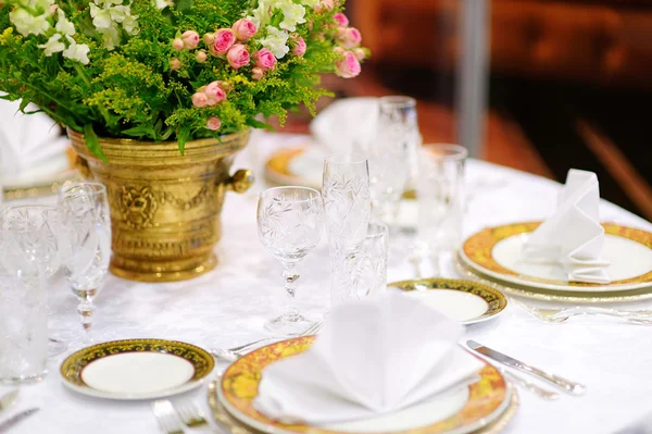 Conjunto de mesa para una fiesta —  Fotos de Stock