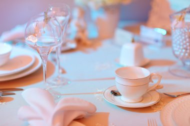 Bir olay partisi için tablo ayarlandı