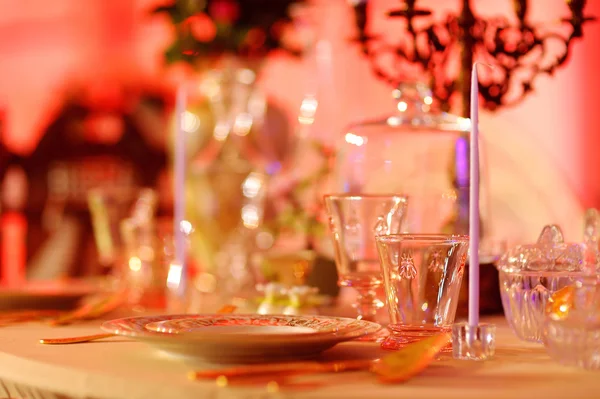 Bir olay partisi için tablo ayarlandı