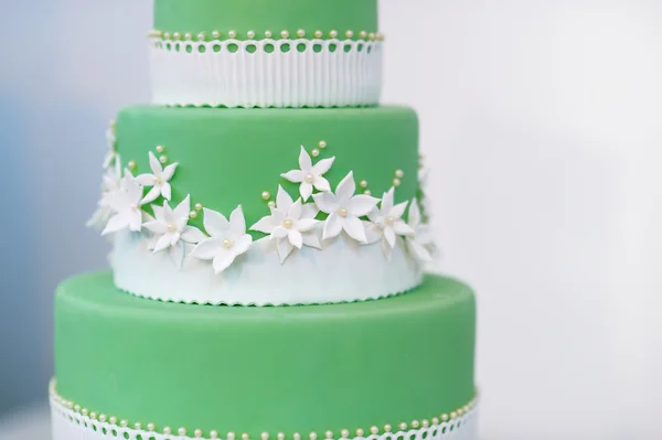 Green wedding cake — Stock Photo, Image