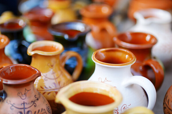Ceramic dishes, tableware and jugs