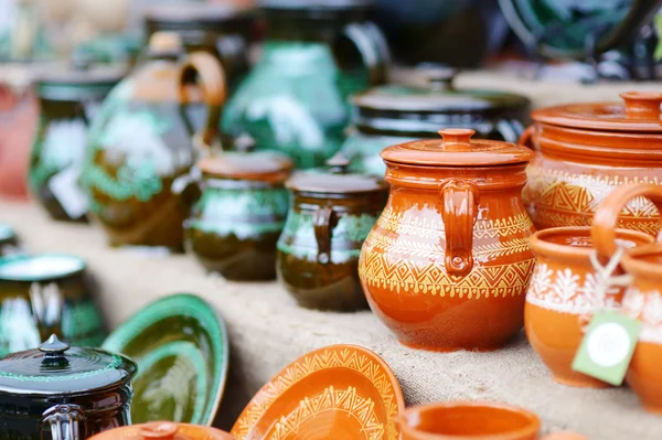 Ceramic dishes, tableware and jugs — Stock Photo, Image