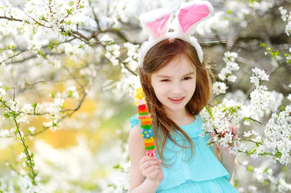 Little girl wearing bunny ears — Stock Photo, Image