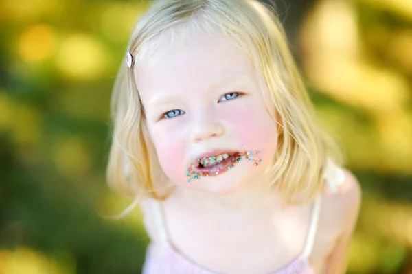 Menina com cara bagunçada — Fotografia de Stock