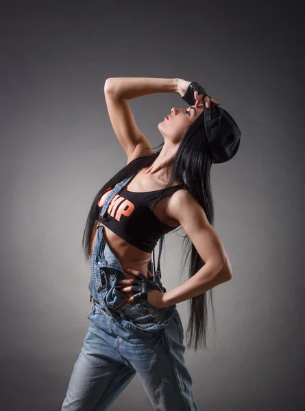 Retrato de hermosa bailarina en hip-hop . —  Fotos de Stock