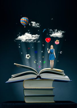 Balon satanding sihirli kitap kadınla