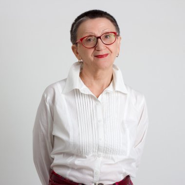 gülümseyen yaşlı kadın