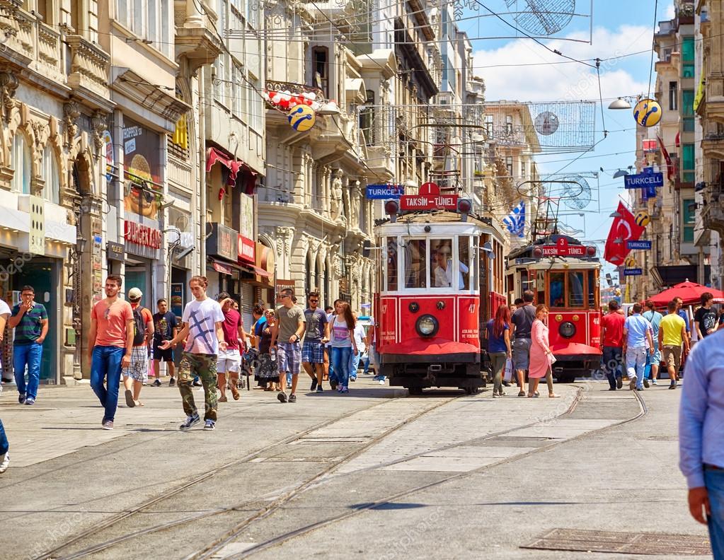 Heritage tram on Istiklal Avenue, Istanbul – Stock Editorial Photo ...