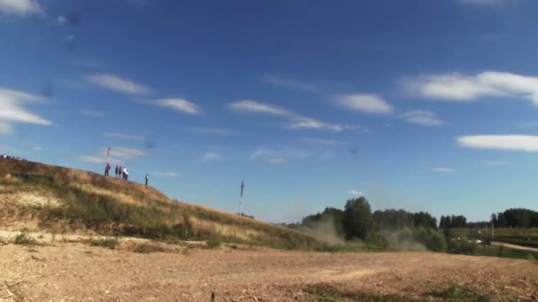 Motocross racer saltar — Vídeo de stock