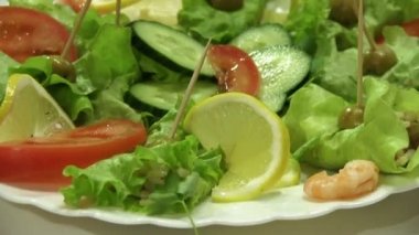 Diyet taze salata salatalık ile