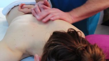 Kadın için sırt masajı