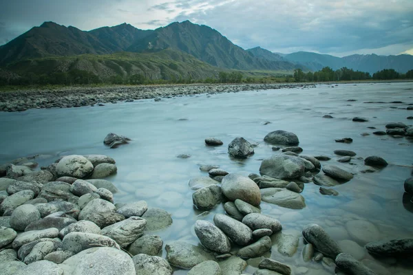 Altaï Paysage Avec Rivière Katun Des Sommets Rocheux — Photo