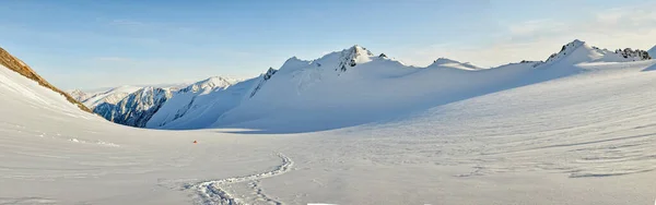 Rotes Zelt Auf Dem Gletscher Hochgebirge — Stockfoto