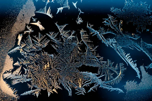 窗上的冬霜 — 图库照片