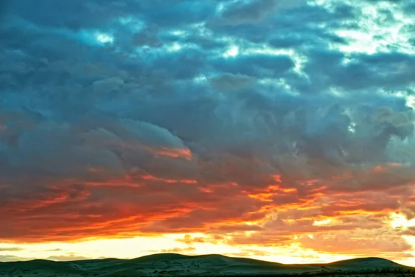 Cielo Nublado Por Noche Sobre Las Dunas Arena Mongolia Occidental — Foto de Stock